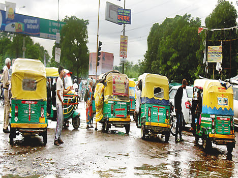 Tempo-auto ones done by Vijay Nagar intersection traffic