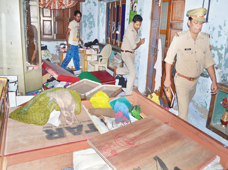 lakhs of rupees stolen from house of nurse