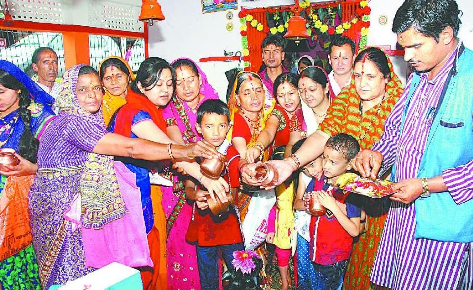 Worship on the first Monday of Sawan Shiwalyon