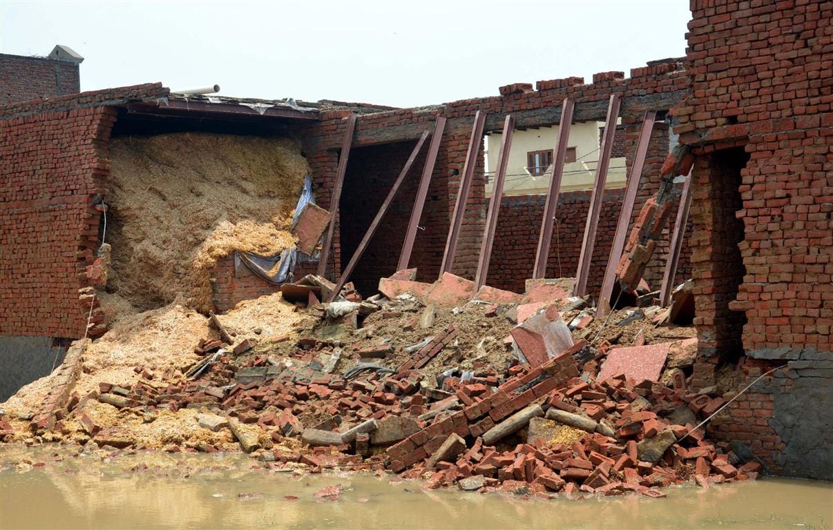 500 safe houses in the city and fall in the water filled half thousand