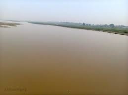 Ramganga flowing 1.64 meters above the danger mark