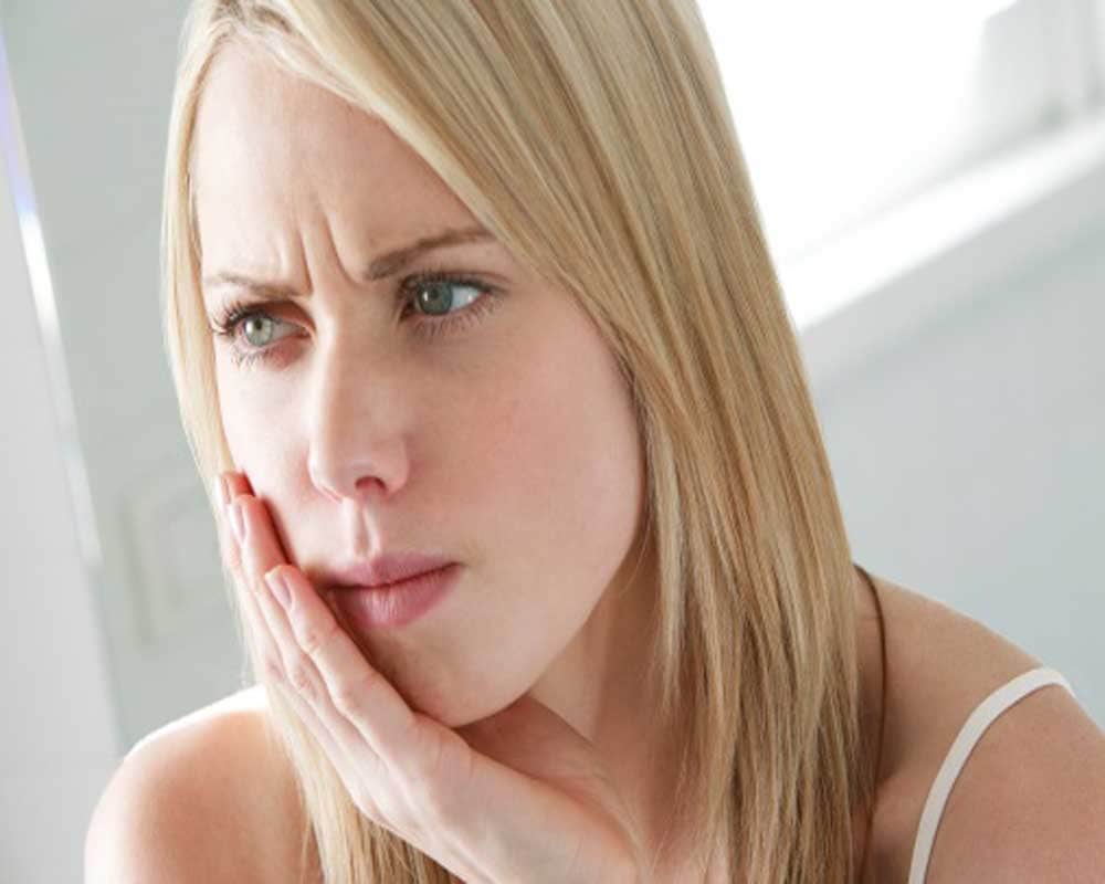 does nail biting cause health problems, all you need to know in hindi