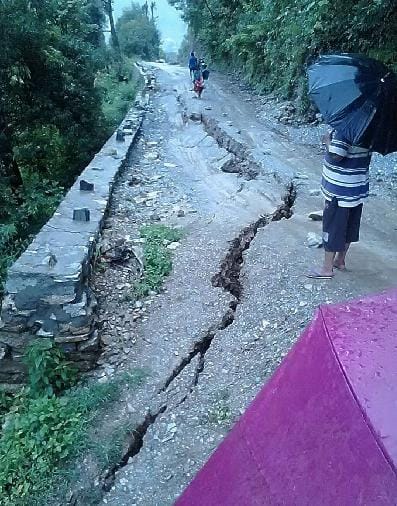 Bageshwar torn Road