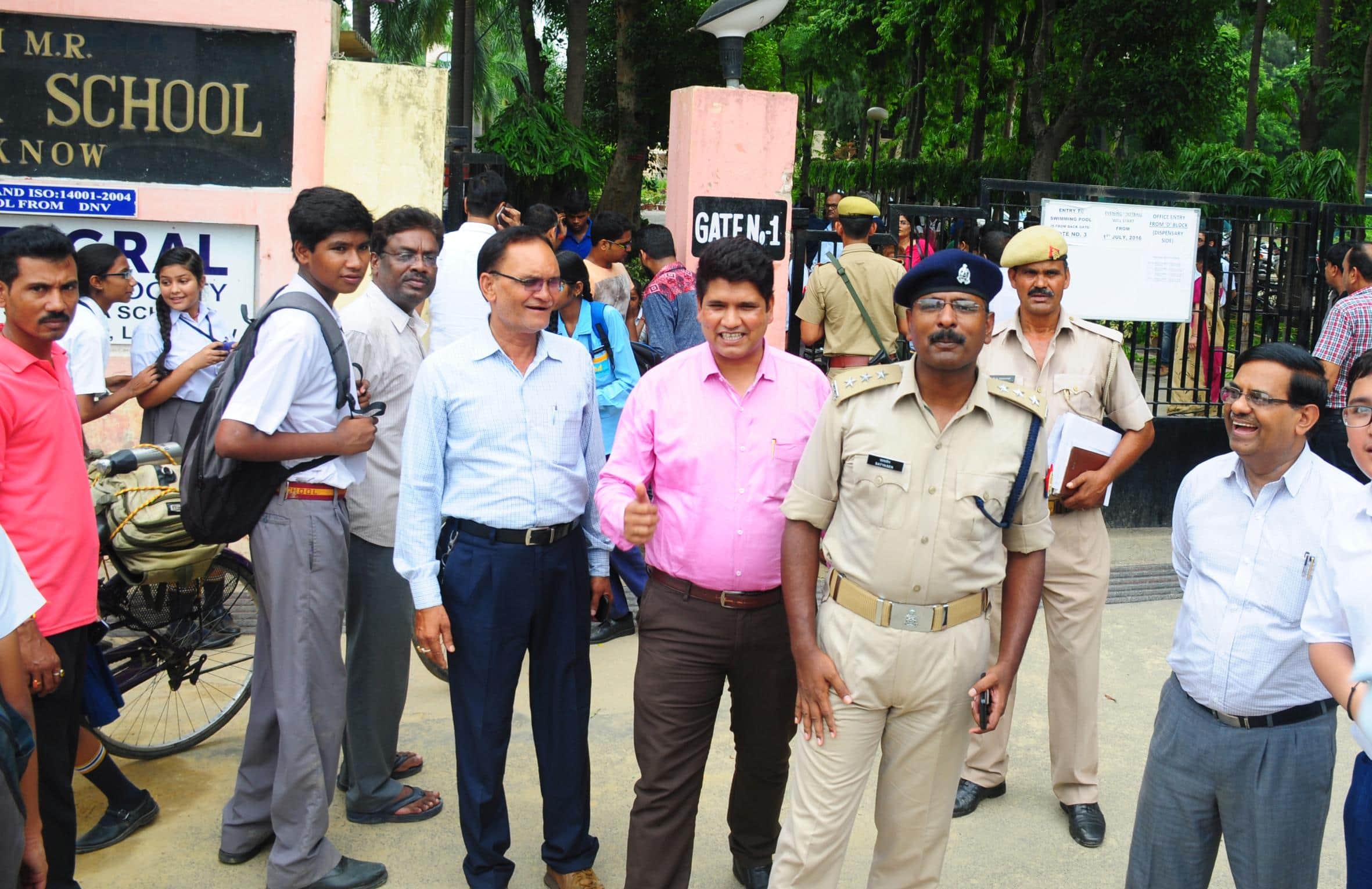 bombinformation in lucknow school