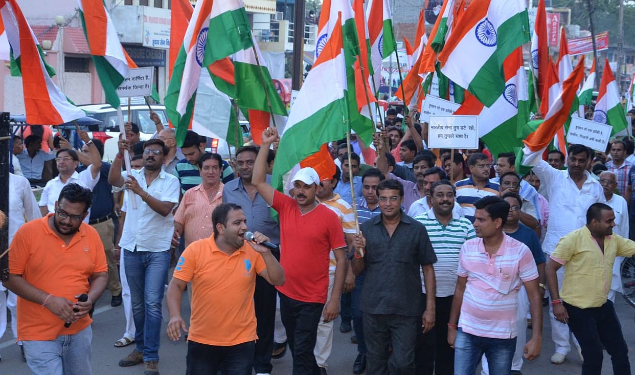 Indian Army for encouragement Hundreds took to the road.