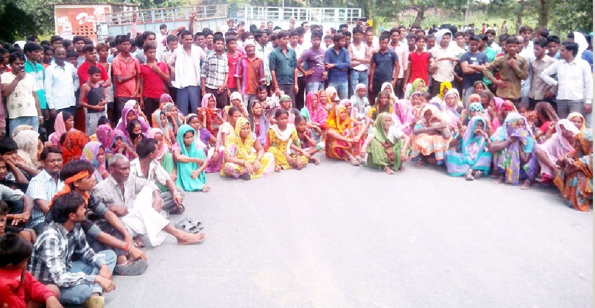Zilla Panchayat members burst angry at husband's death