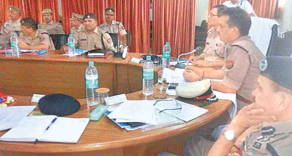 Kanwar Yatra policemen remain in the saffron