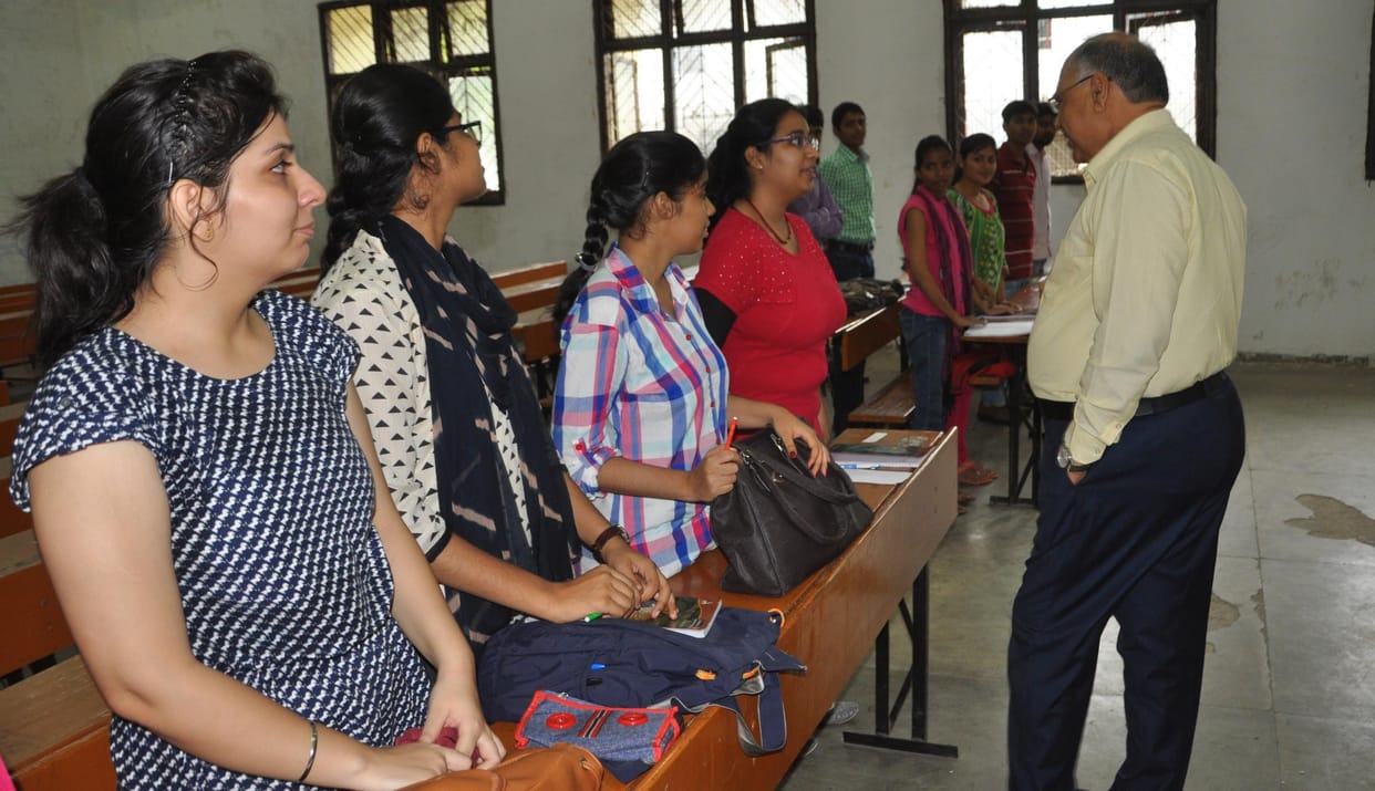 vice chancellor sb nimse took round of lucknow university