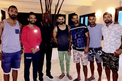 Team India Meet Vivian Richards In Antigua