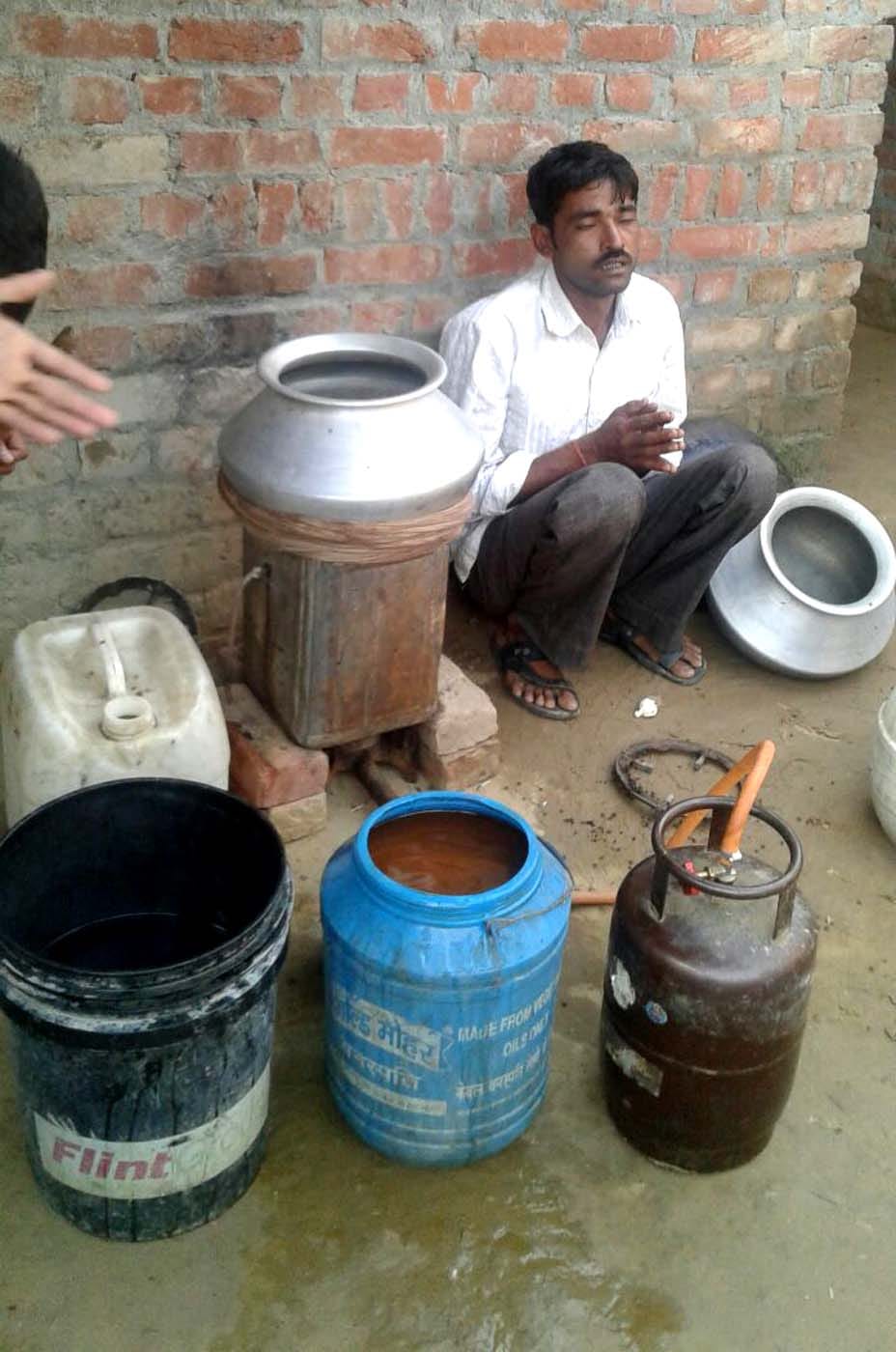 Excise team caught Wine factory