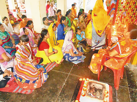 Blessing did bow to the guru