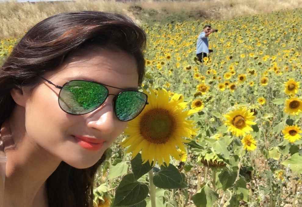 manoj tiwary celebrating anniversary in europe