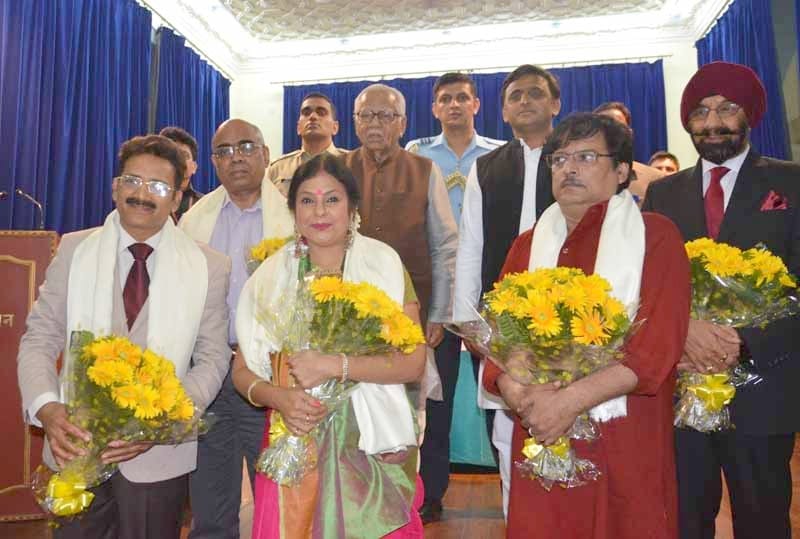 padmashree winners should be given pension says cm akhilesh yadav