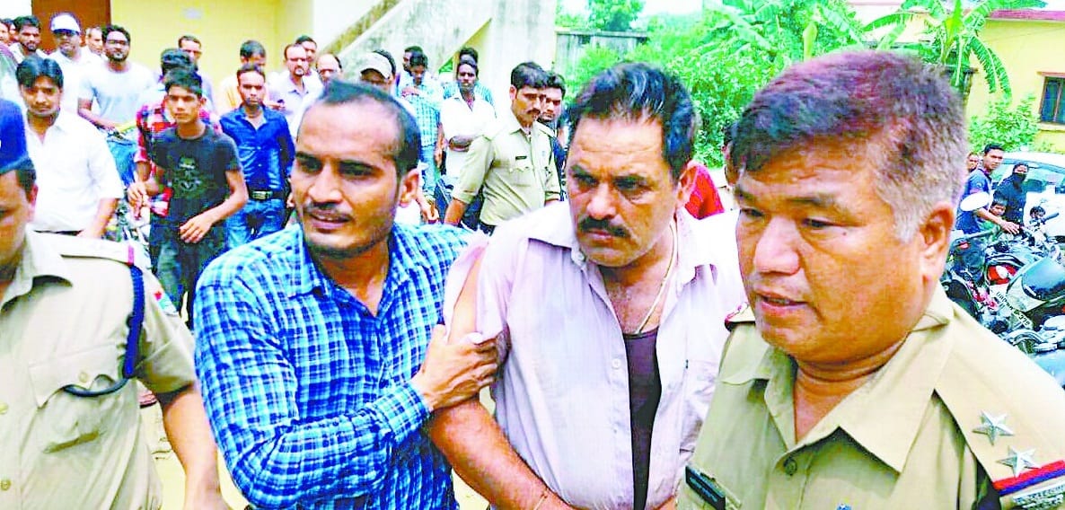 Patwari caught red-handed while accepting a bribe of Rs 15 thousand