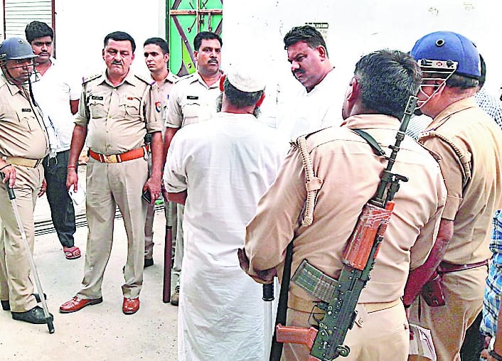 Pelting communities, stress