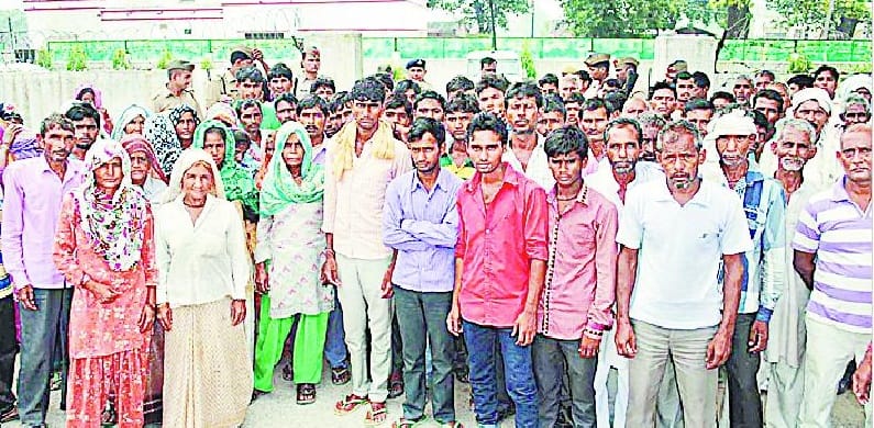 Police eye Ferry, villagers buoy