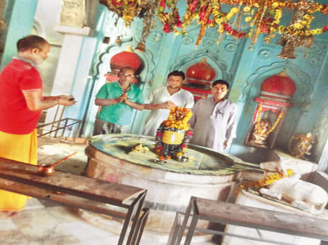 Har har Mahadev coined first day of Sawan