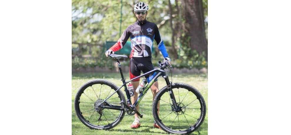 shiven representing india in international mountain biking