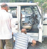 snake in sdm car, sdm car, snake in car, sonipat
