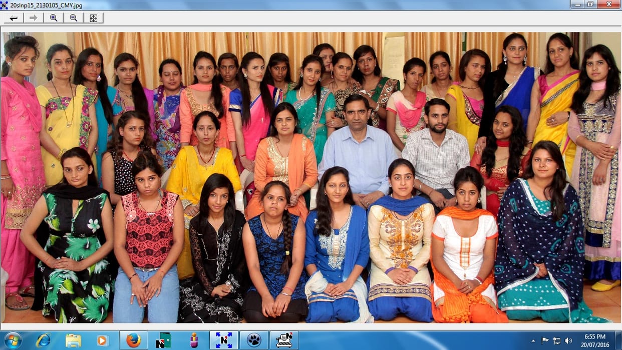 Women get traning in bruaty parlour