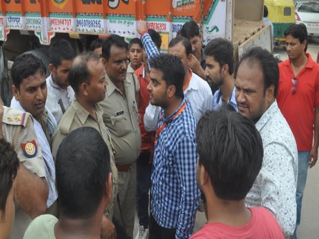 accident of school bus in agra