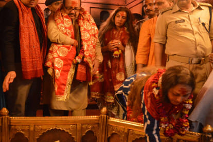 Jaya,Amar and Dimple visits Vindhya Dham