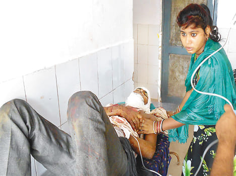 The middle-aged man in revenge killing knives injured