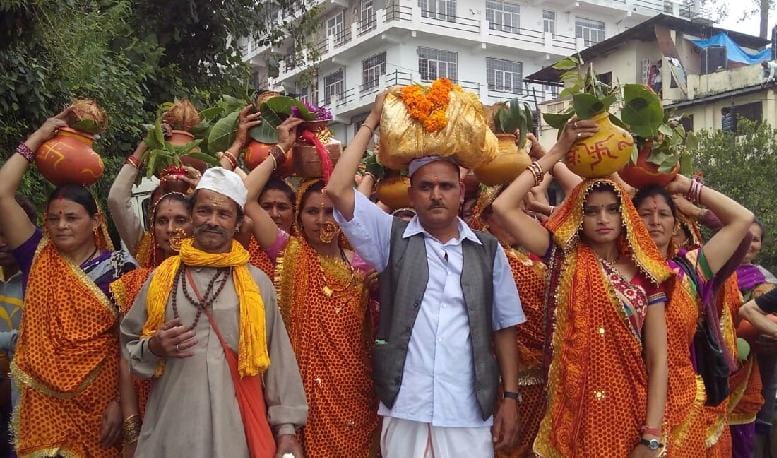 Urn with journey begins Bhagwat