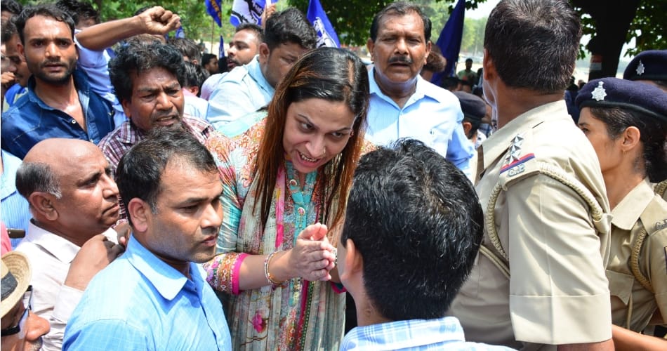 chandigarh bsp councillor jannat jahan announced 50 lakh reward to cut daya shankar tongue