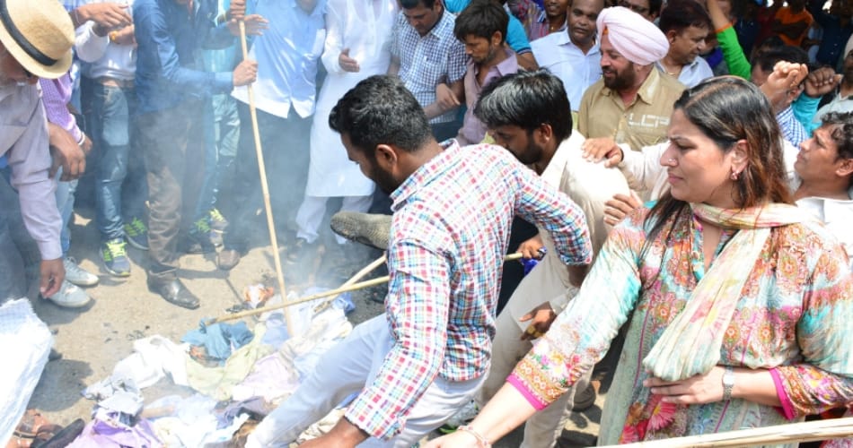 chandigarh bsp councillor jannat jahan announced 50 lakh reward to cut daya shankar tongue