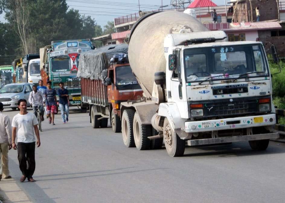 people angry over joginder death chakka jam on national highway in mandi himachal pradesh