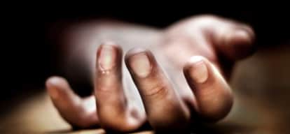 man strayed five hours with wife's body