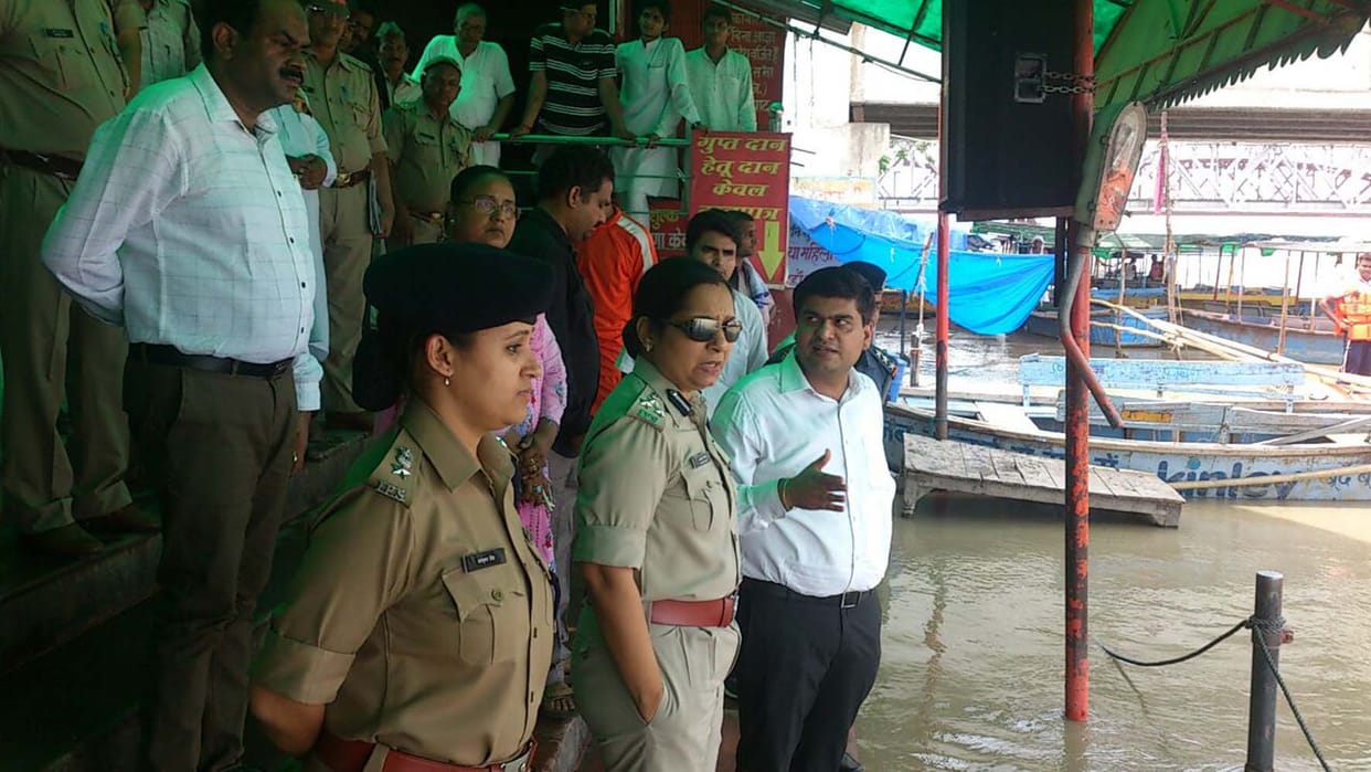 DIG examine security arrangements in Brajgat.