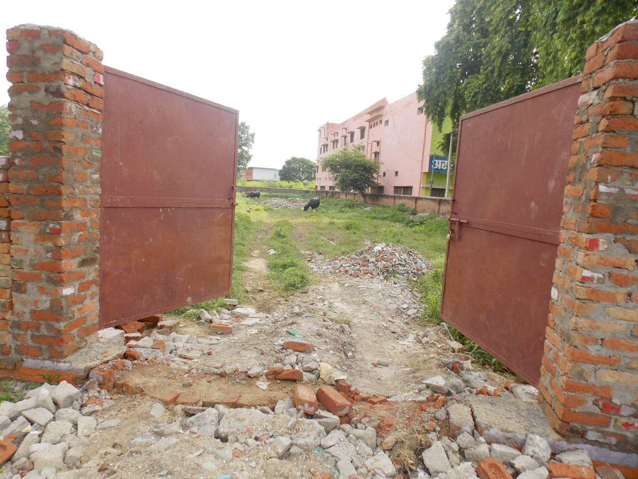 Colony on the land of the municipality cut off