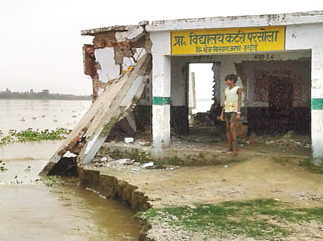 The flood of people fleeing in panic