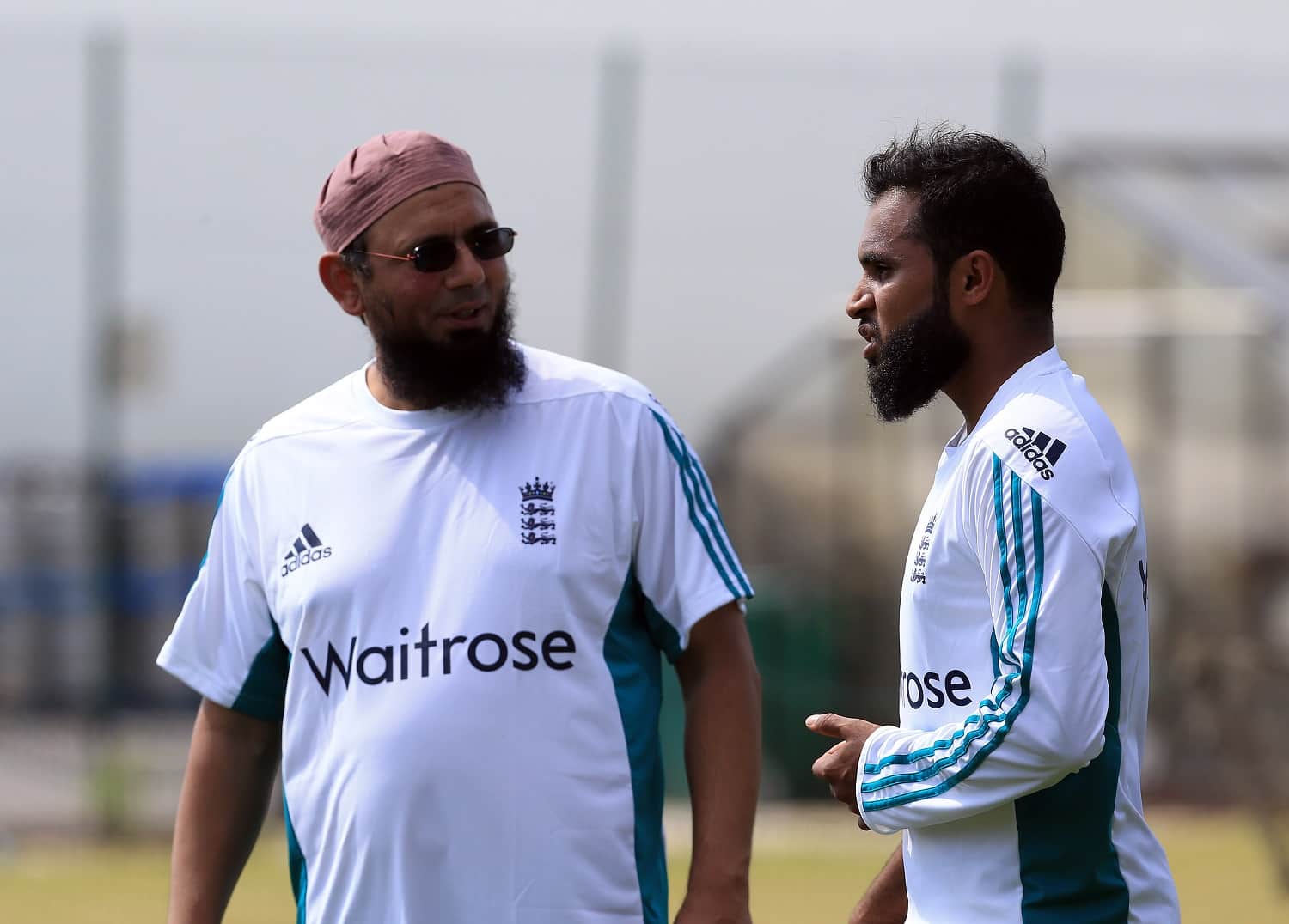saqlain mushtaq to continue as    Englandटs spin consultant in odi   series 
