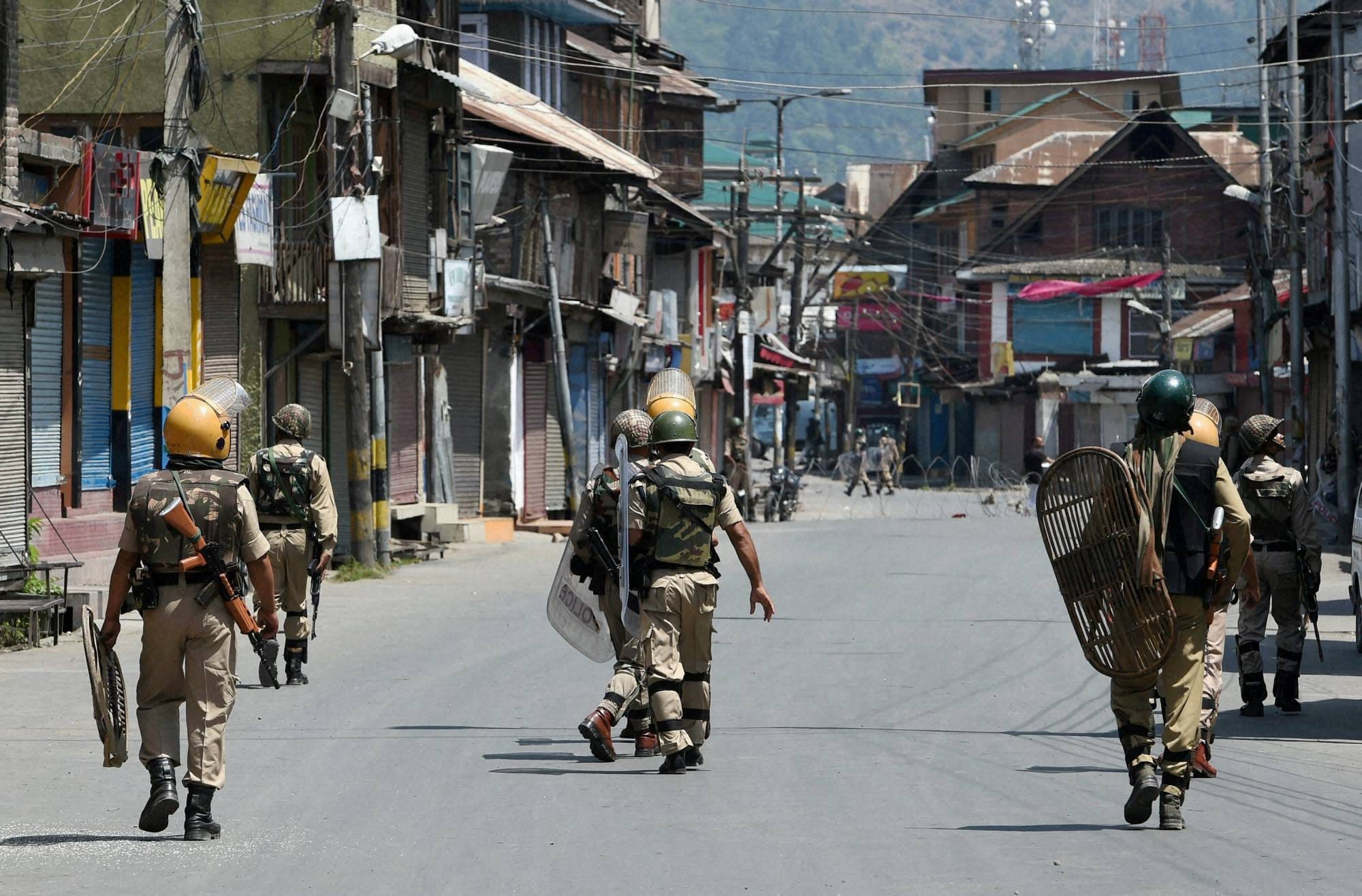 Curfew on in Kashmir for 13th day