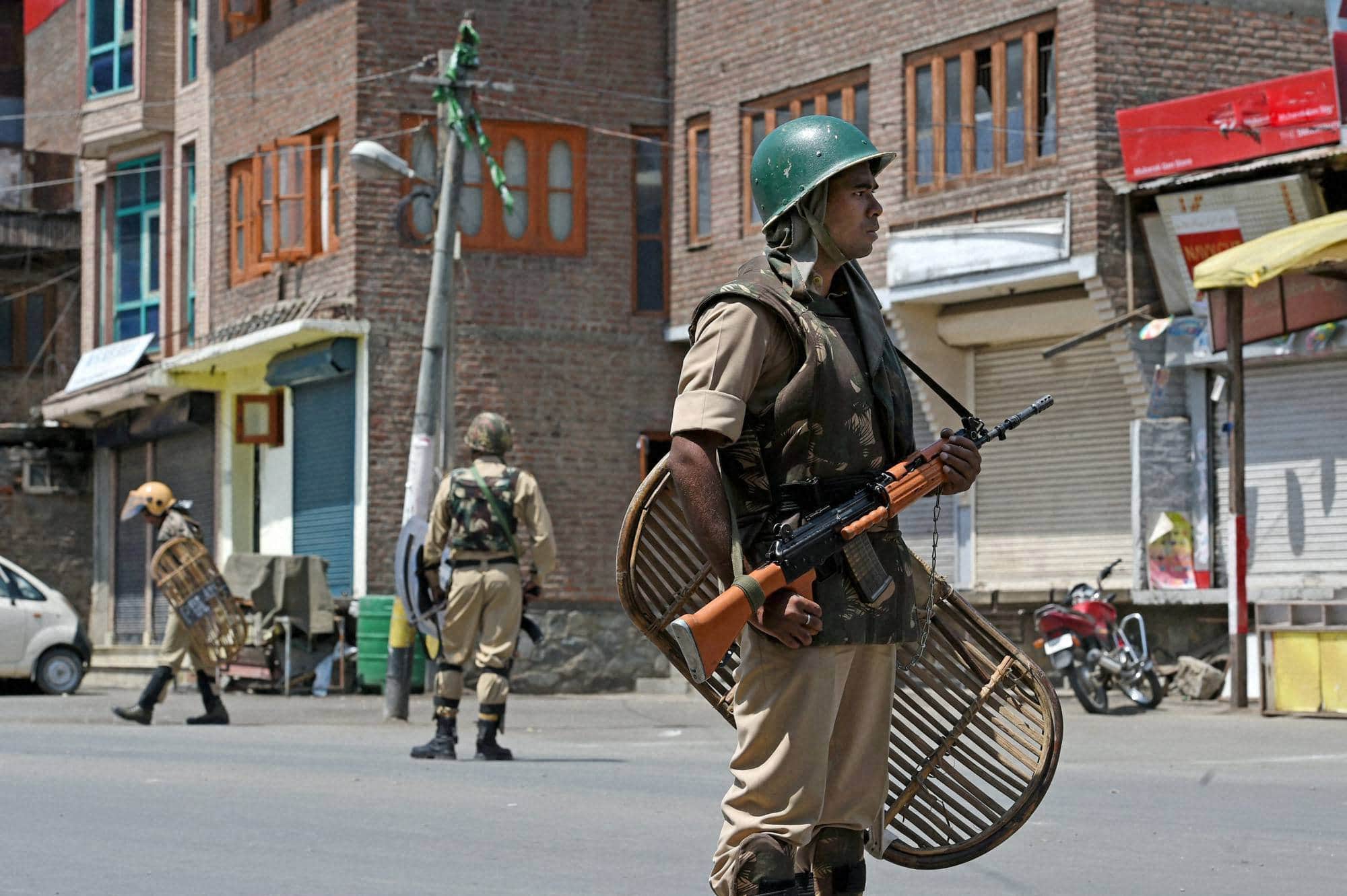 Curfew on in Kashmir for 13th day