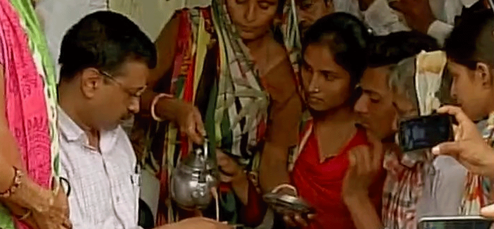  Delhi CM meets victims of Una incident at civil hospital in gujrat