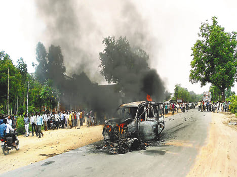 After having burnt car and bike crash, the death of young man