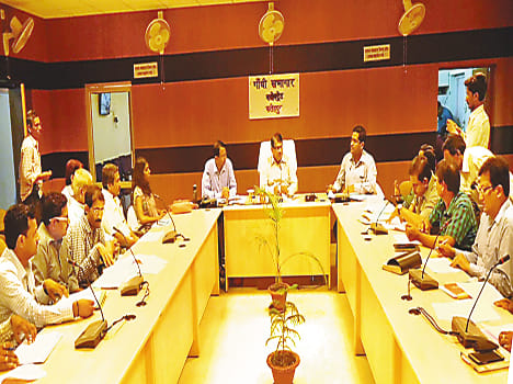 DM given instructions to stop wage
