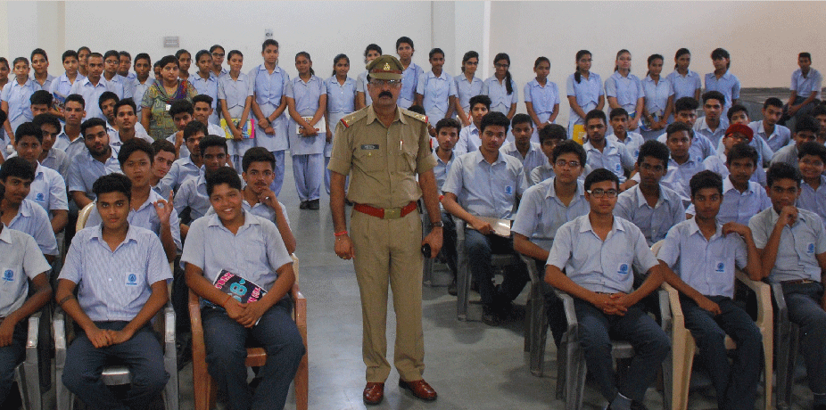 'Police class' giving idea to students for avoid offense