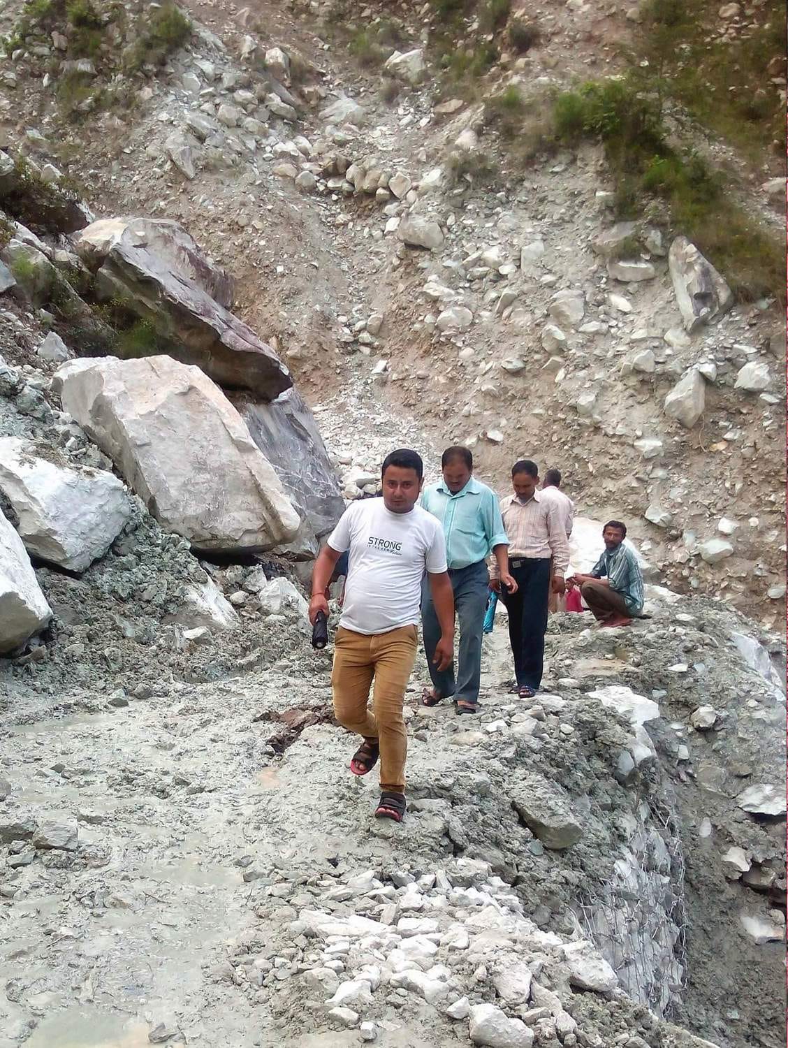 37 roads were closed again in Chamoli.