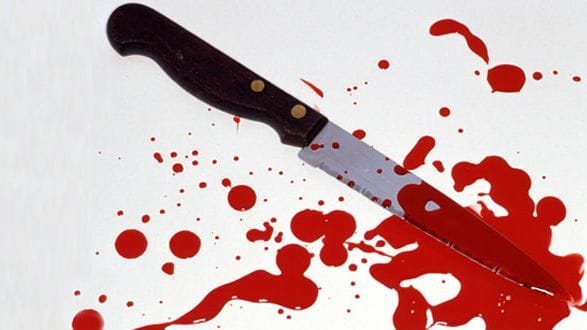 Beggar knife stabbed in the stomach, seriously 