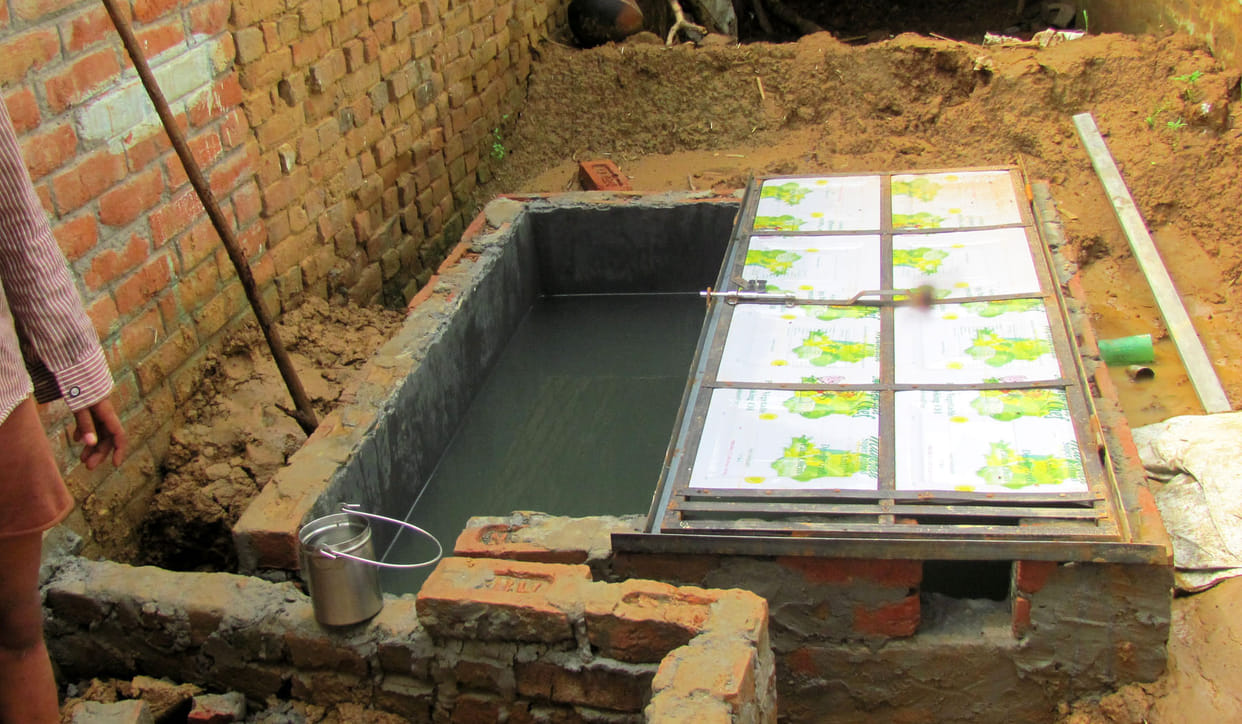 Construction of the toilet tank The death of a child from falling into