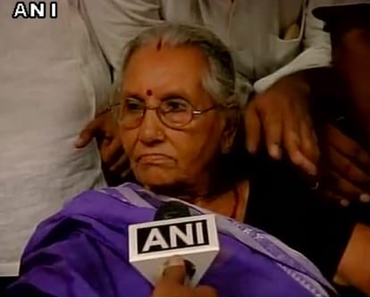 Dayashankar's wife attacked mayawati