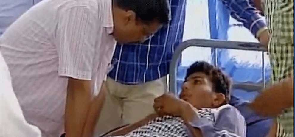  Delhi CM meets victims of Una incident at civil hospital in gujrat