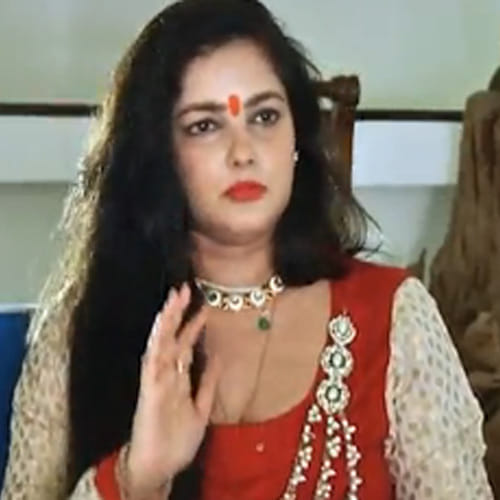 the bollywood celebrities who were in news due to underworld link