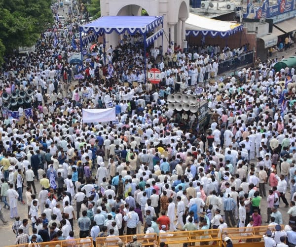 bsp protest against dayashankar comment on mayawati
