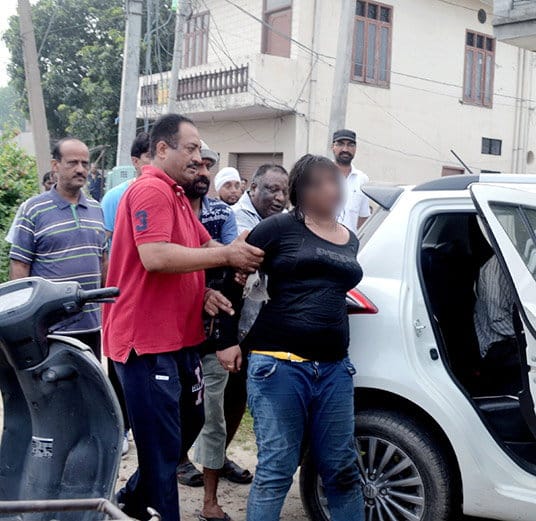 drunken girl entered in unknown house and beated family, high voltage drama
